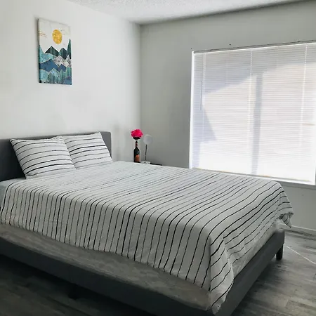 Super 1 Bedroom, Share Bathroom, Kitchen -1